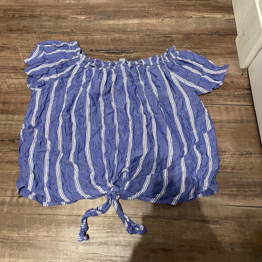 Women’s Blue and White Striped Top from Arizona Jean Co. size: M